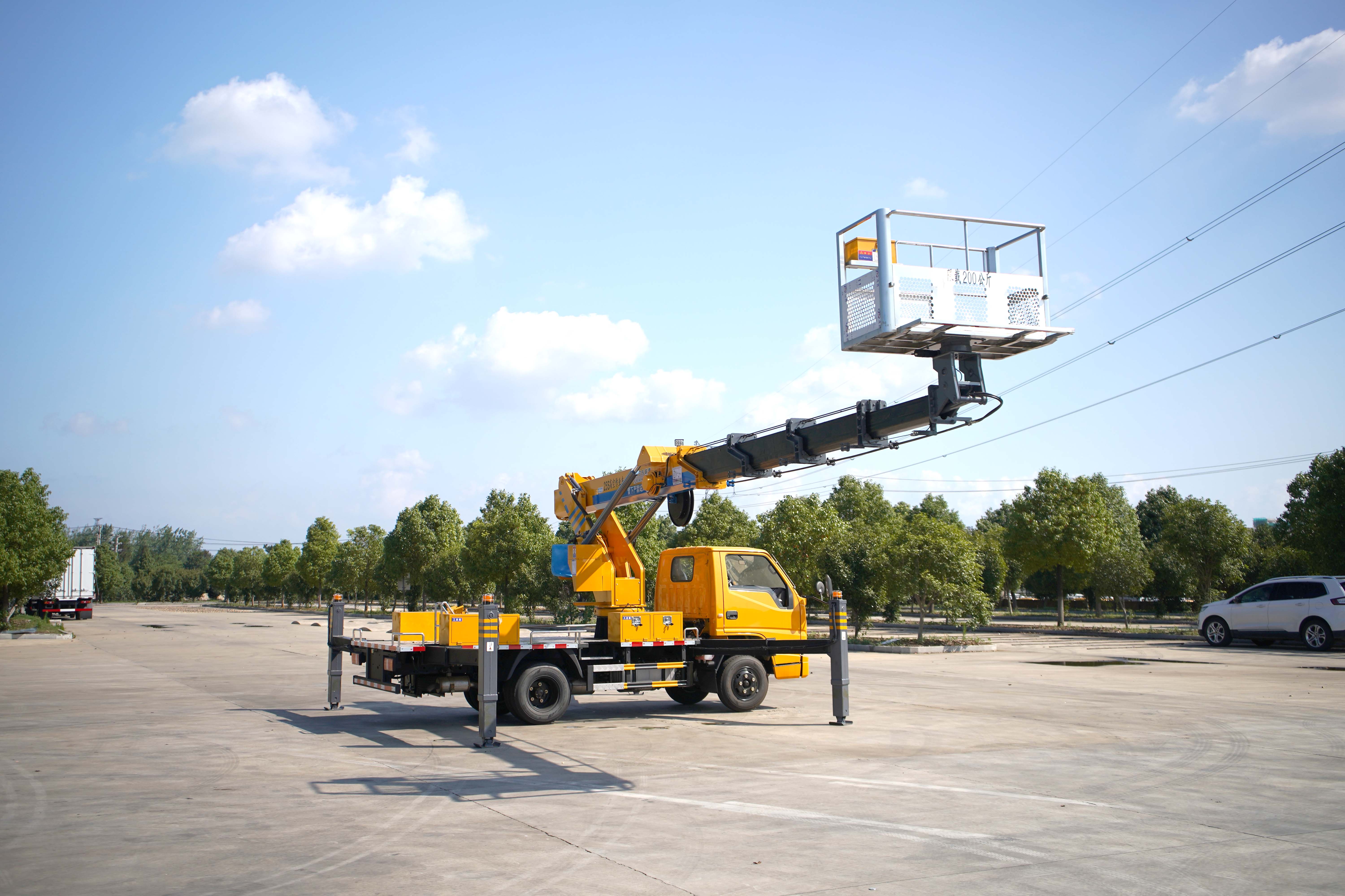 ISUZU 18m truck mounted crane Aerial Working Platform Oblique Back Plot 