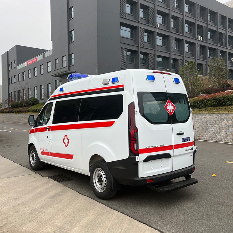 Ford 4*2 high quality RHD ward-type ambulance Oblique Back Plot 