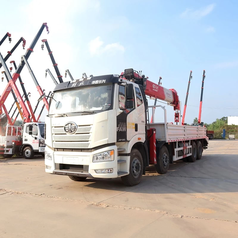 FAW 4*2 straight arm mobile truck mounted crane Oblique Front View