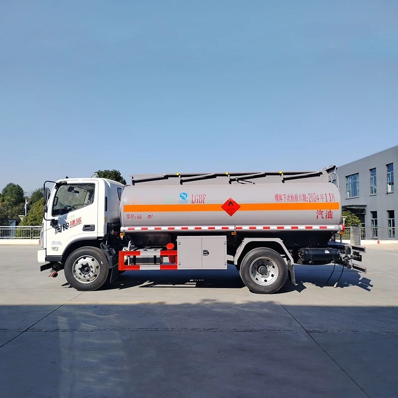 Foton 10000 Liters 4x2 Small Fuel Delivery Trucks for Sale
Front Side View