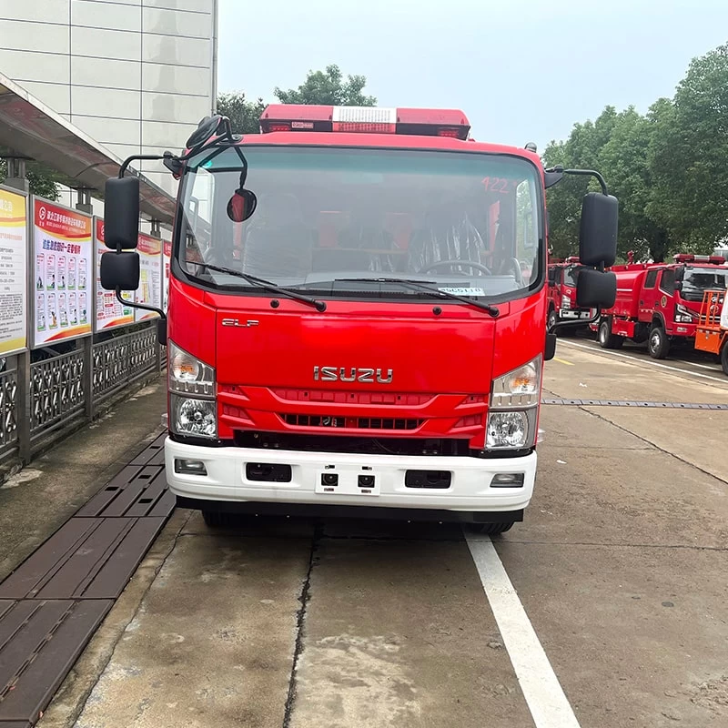 New or Used Japan Brand ISUZU 4 x 2 4000L Fire Truck Front View
