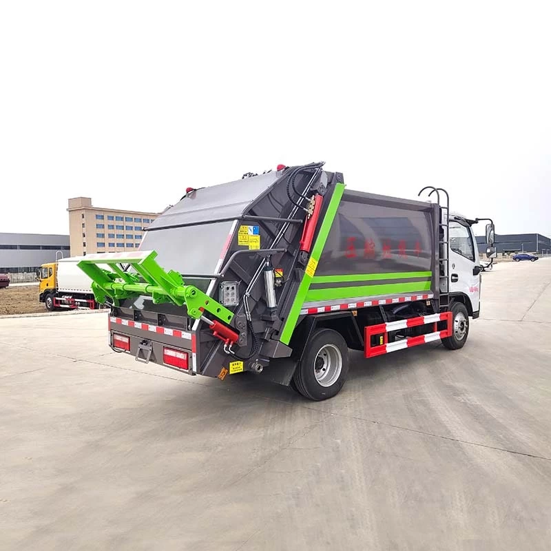 DongFeng 4X2 7cbm Garbage Compactor Truck Oblique Back Plot