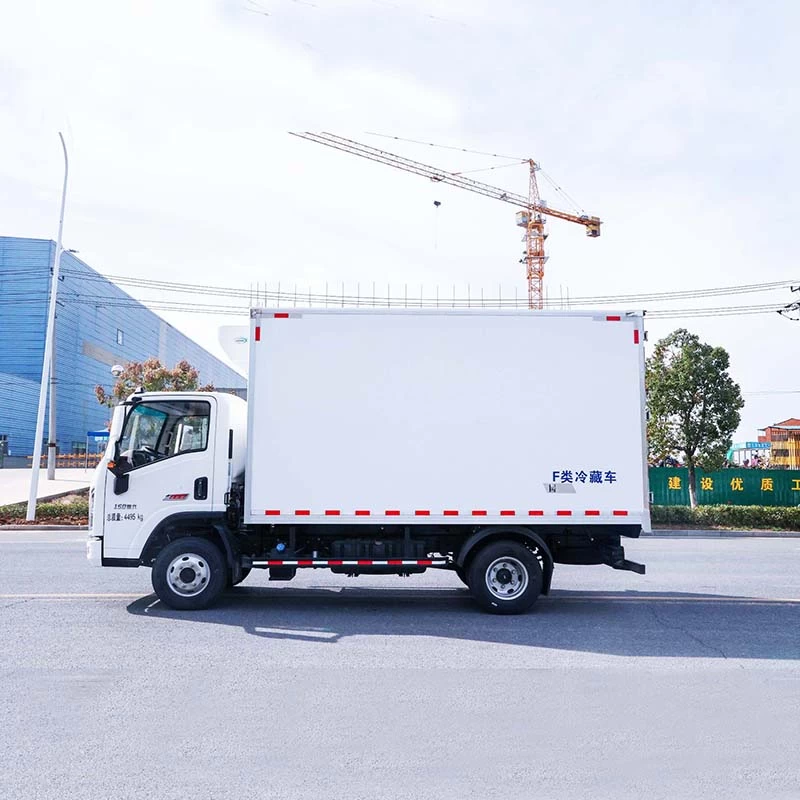 Shacman 4X2 4.2m Refrigerated Truck for Transporting Meat Front Side View
