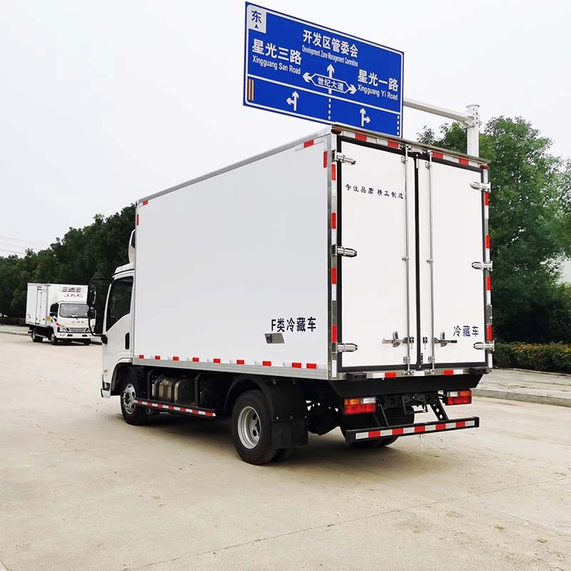 Shacman 3ton Van Box Truck Refrigerator Truck Oblique Back Plot
