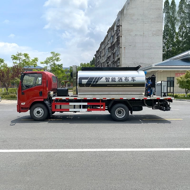 SHACMAN 8CBM intelligent road spraying asphalt truck Front Side View
