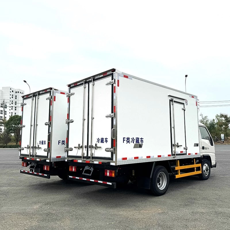 Hot Sale Small JMC  4 Ton Refrigerator Freezer Truck Oblique Back Plot
