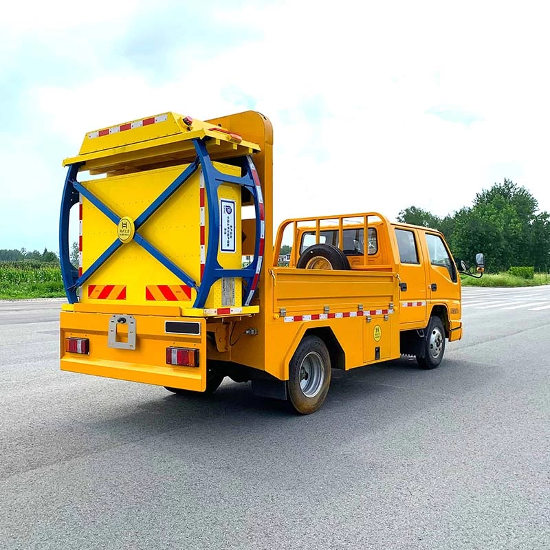 JMC 80K 4*2 car attenuator Anti Collision Buffer Trucks Oblique Back Plot
