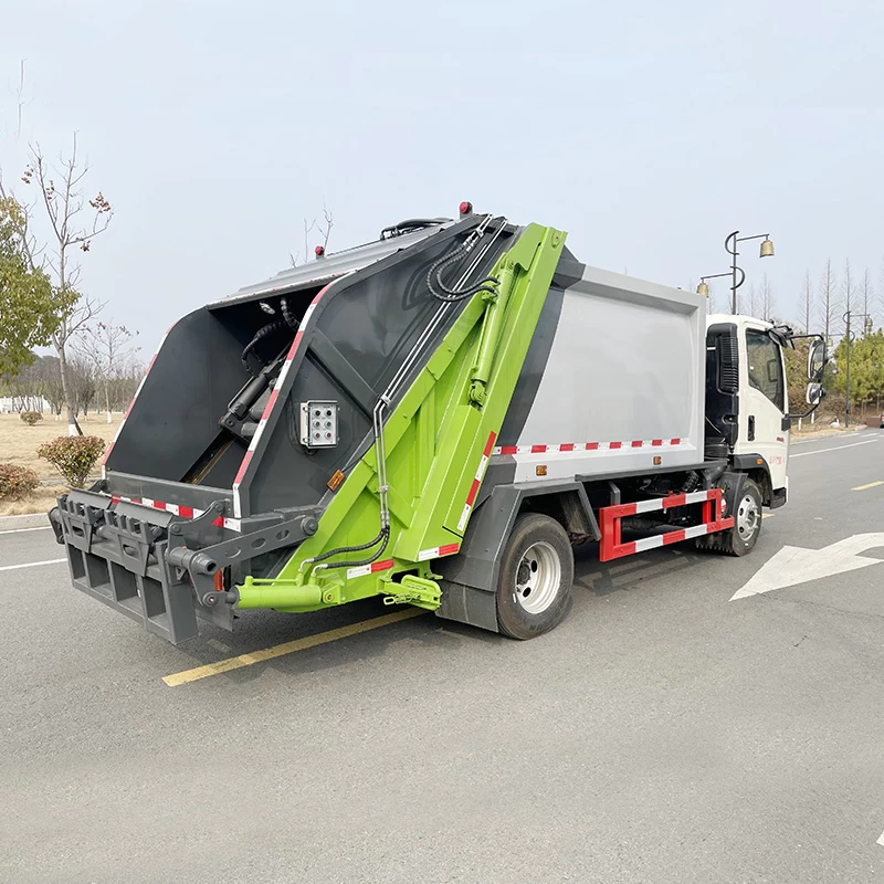 SINOTRUK HOWO 4*2 sanitation compressed garbage truck Oblique back plot