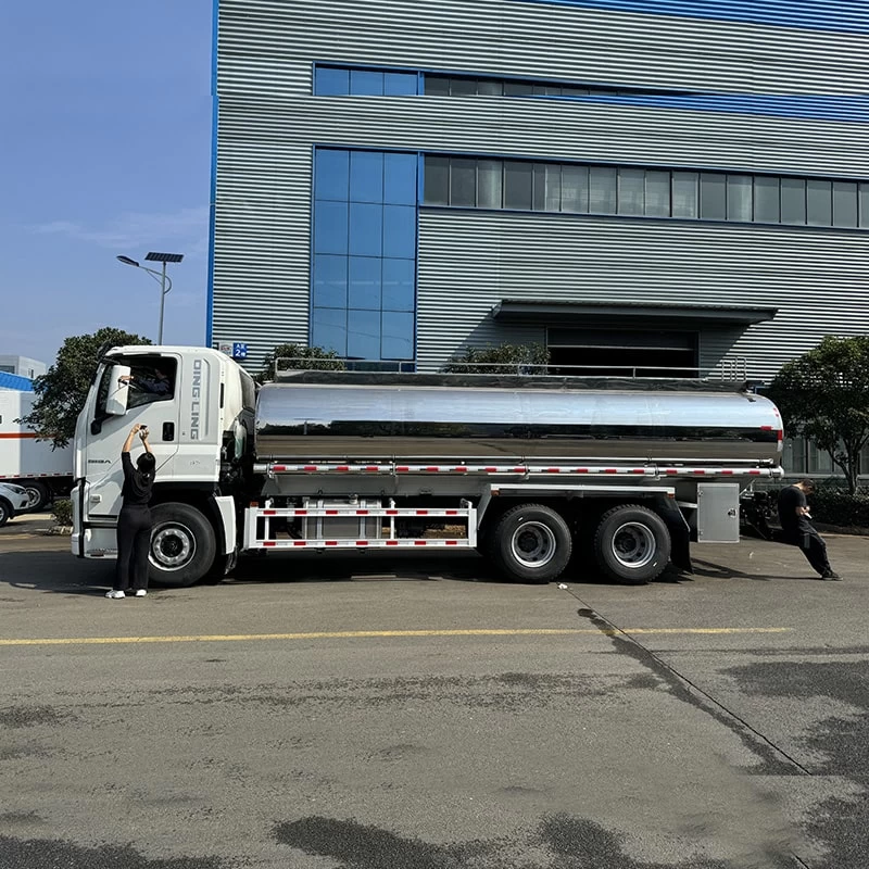 ISUZU 6×4 20m3 aluminum alloy tank truck for Price Front Side View
