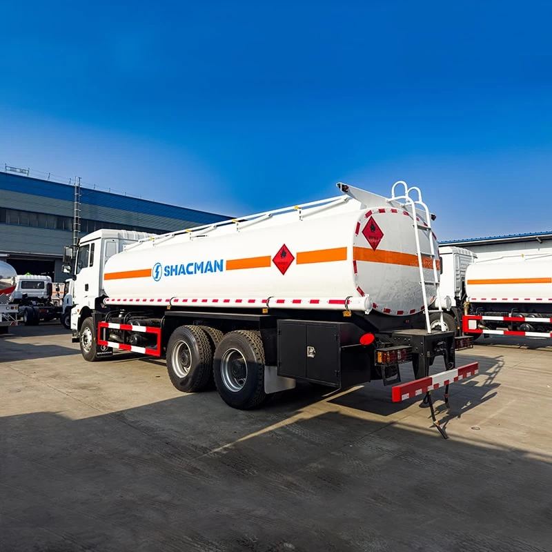 SHACMAN 6*4 refuelling oil fuel transportation truc Oblique Back Plot