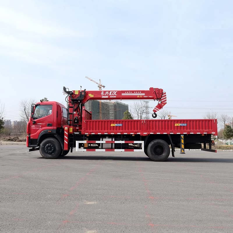 FOTON 4*2 15 meter Telescopic boom truck mounted crane Front Side View