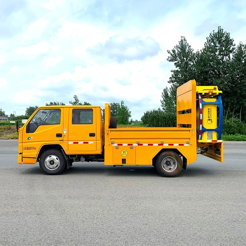 JMC 80K 4*2 car attenuator Anti Collision Buffer Trucks Front Side View