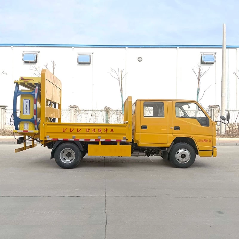 JMC 70km/h Impact-proof truck anti crash buffer truck Front Side View
