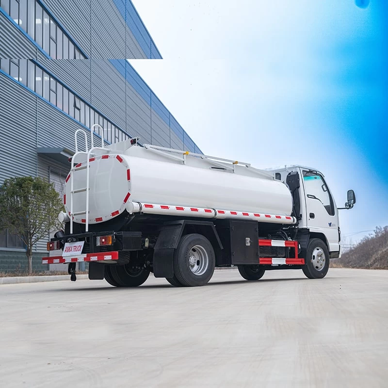 ISUZU 5000L fuel tank truck Oblique Back Plot