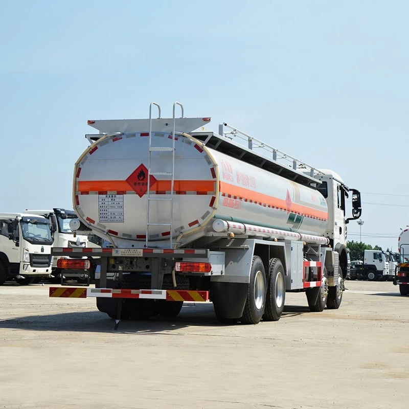 Howo 8x4 Fuel Tank Truck 30000L Tanker Truck Price Oblique Back Plot
