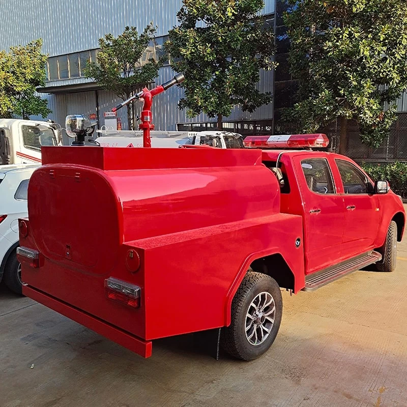 ISUZU 4 Wheels Pickup Fire Fighting Rescue Truck Oblique Back Plot

