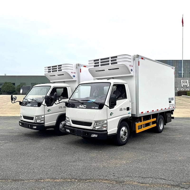 Hot Sale Small JMC  4 Ton Refrigerator Freezer Truck Oblique Front View
 