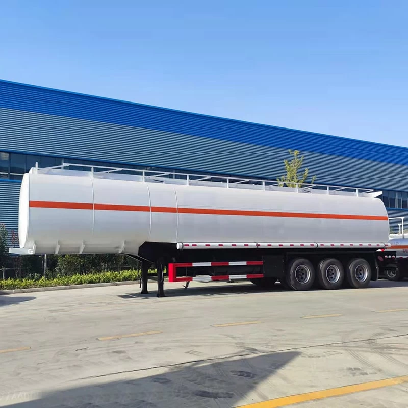 New or Used 3 Axle 40000 Liters Fuel Oil Transport Tanker  Front Side View