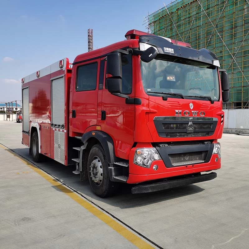 Howo 8ton Water Foam Tank Fire fighting Truck Oblique Front View
