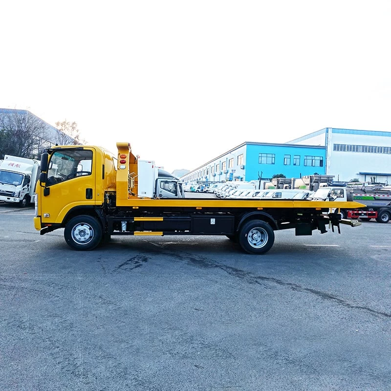 ISUZU 4*2 5 ton japanese wrecker truck tow trucks wreckers Front Side View
