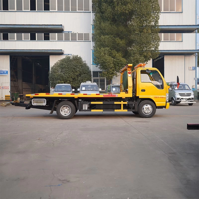 ISUZU 4X2 Flatbed Towing Wrecker Road rescue truck Front Side View