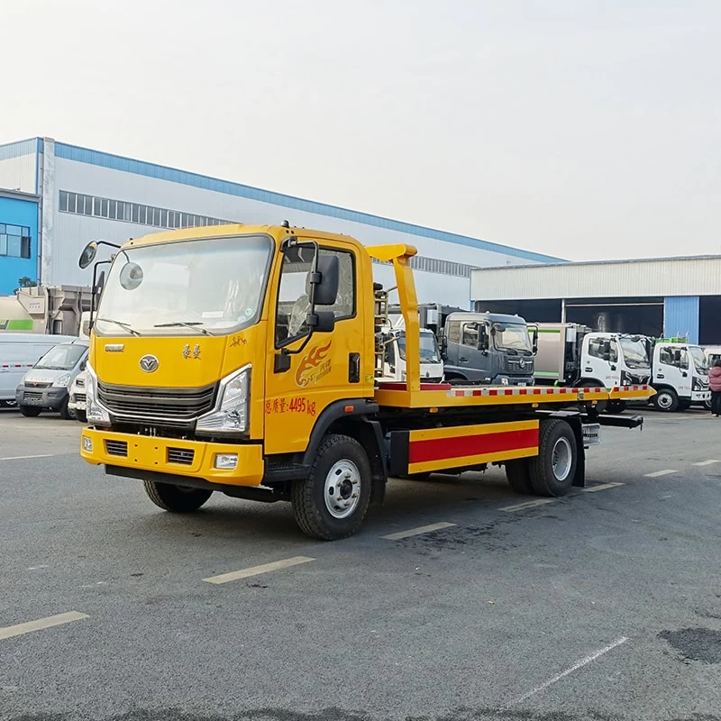 SINOTRUK 8 ton euro 2 3 4 5 flatbed wrecker with crane Oblique Front View
