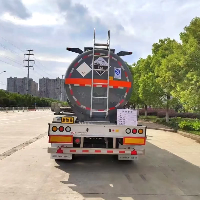 26000L Crude Oil Gasoline Petrol Diesel Tanker Semi Trailer Back Image