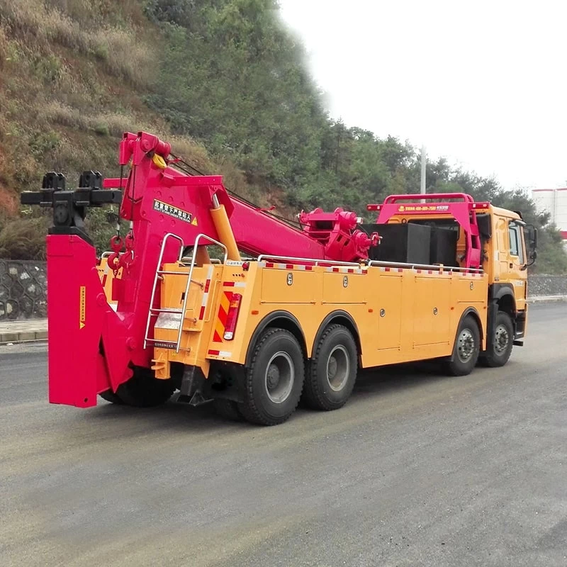 SINOTRUK 8*4 heavy duty 80 ton Rotation Wrecker Tow Truck Oblique Back Plot