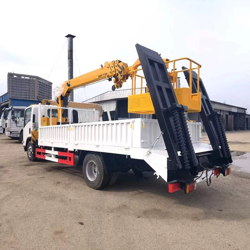 Japan Isuzu 5 Ton Brand 4x2 Cargo Truck Mounted Crane Oblique Back Plot 

