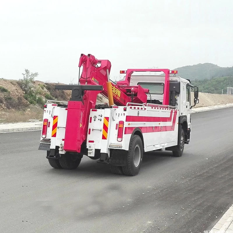 SINOTRUK 4*2 lifting & towing Road Rescue Wrecker Truck Oblique Back Plot
