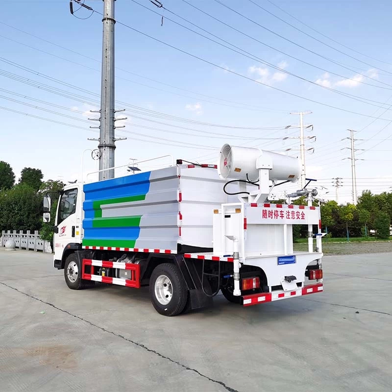 Howo Light Duty 4X2 5cbm Water Spray Tank Truck Oblique Back Plot 