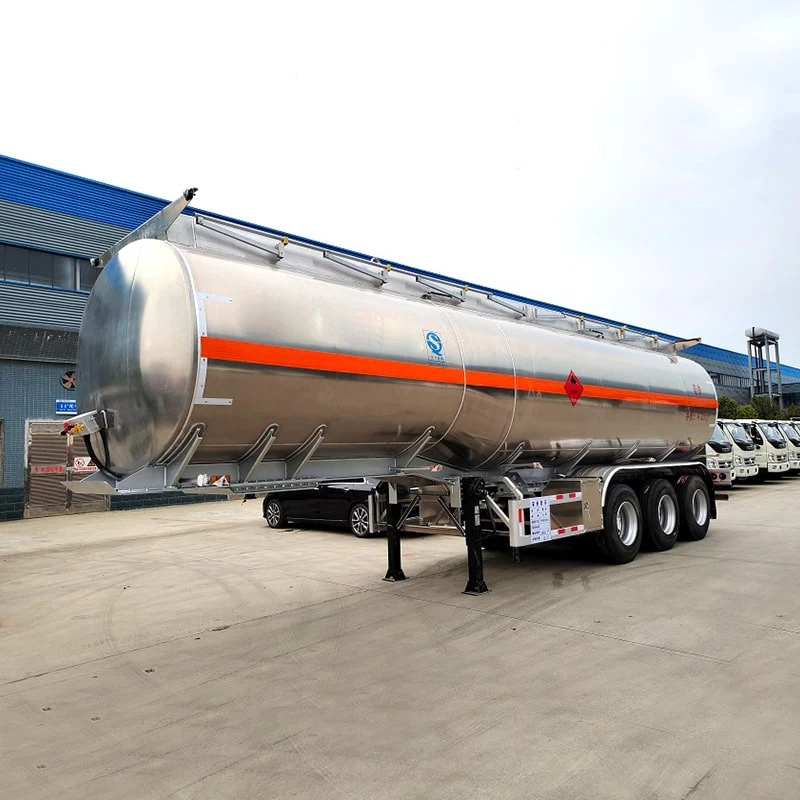 Aluminum Alloy 42000L 3 Axle Water Edible Oil Delivery Tank Oblique Back Plot