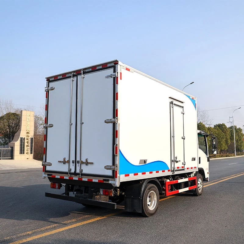 Brand new 18m3 Isuzu right hand drive refrigerator truck Oblique Back Plot