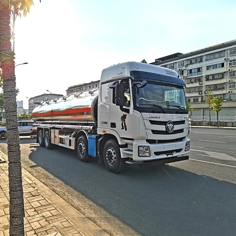 Foton 8x4 35000L Fuel Tank Truck Refuel Tank Truck Oblique Front View