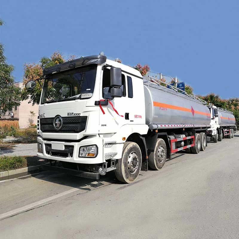 Shacman 8X4 30000L Oil tank transport truck Oblique Front View