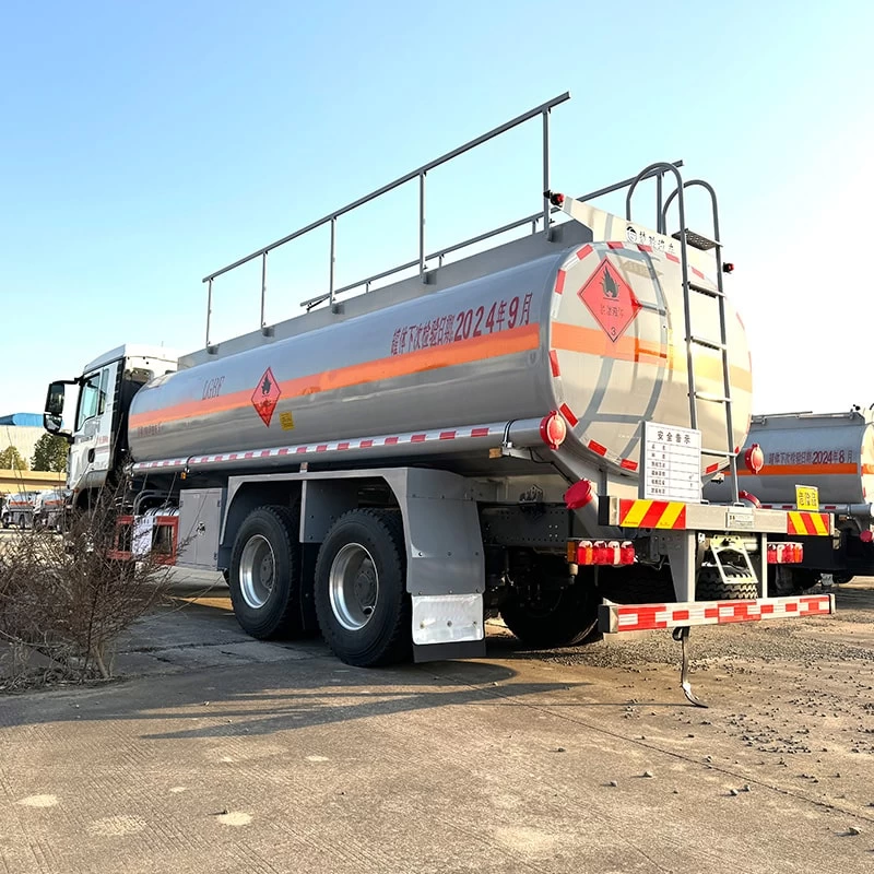 HOWO new or used 6*4 16 ton oil diesel fuel tank truck Oblique Back Plot

