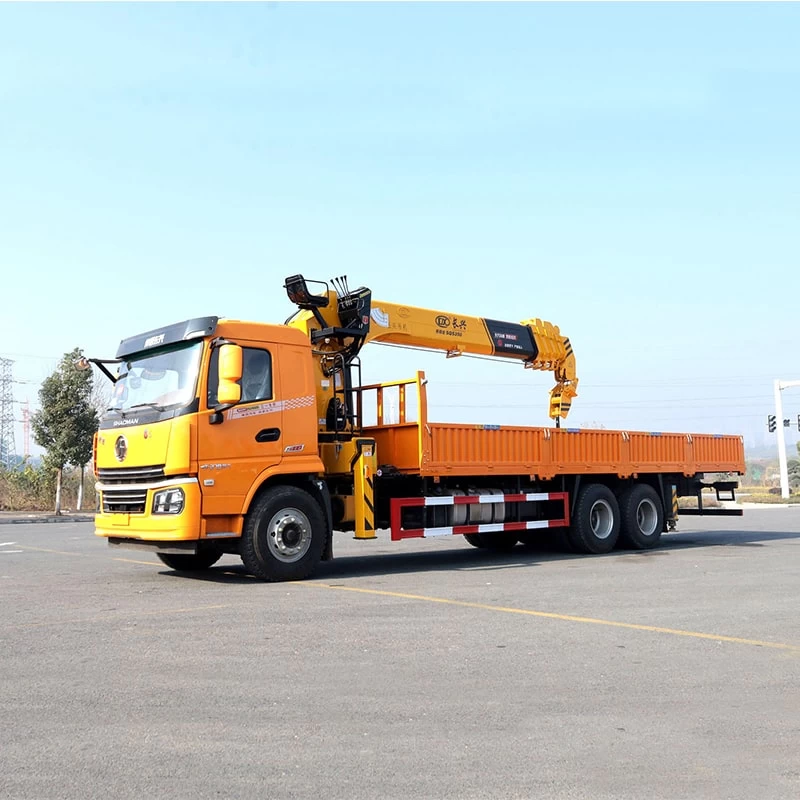 SHACMAN 8*4 straight telescopic boom truck mount crane Oblique Front View