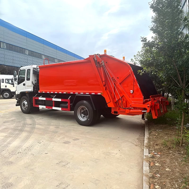 Japan Brand 12 CBM Garbage Compactor Truck for Sale Oblique Back Plot
