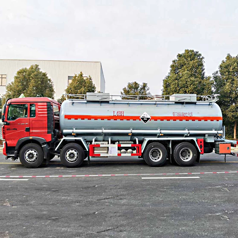 HOWO 8*4 HCL chemical sodium acid solution transport truck Front Side View 
