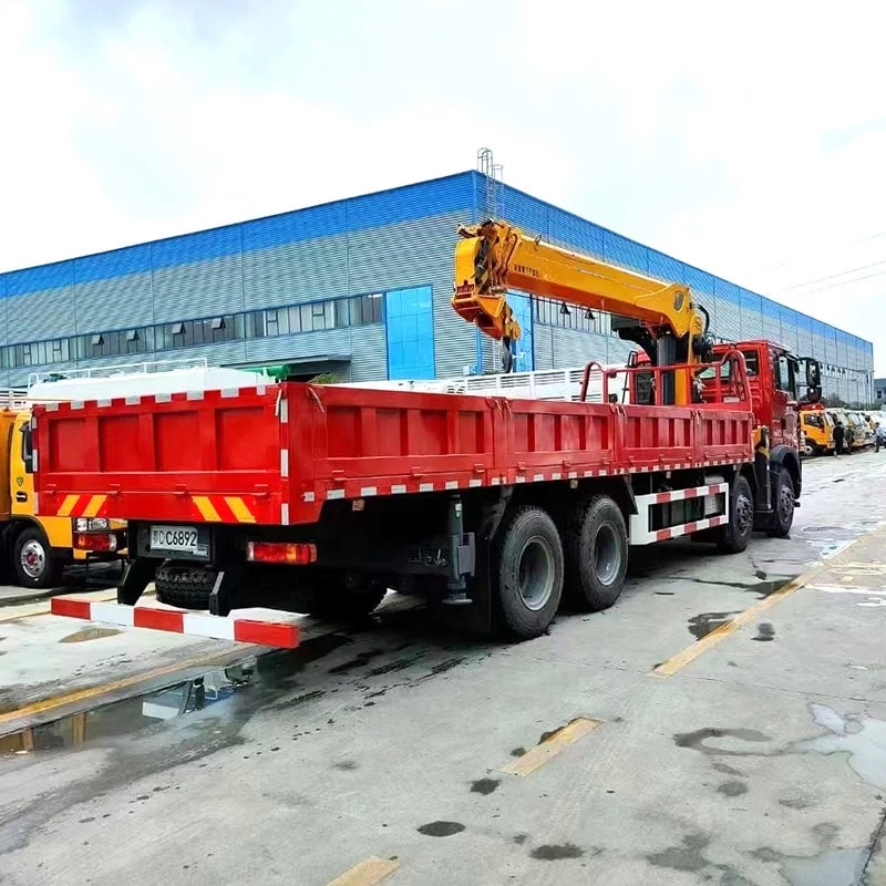 Howo 6x4 Dump 14 Ton Telescopic Boom Crane Truck Price Oblique Back Plot