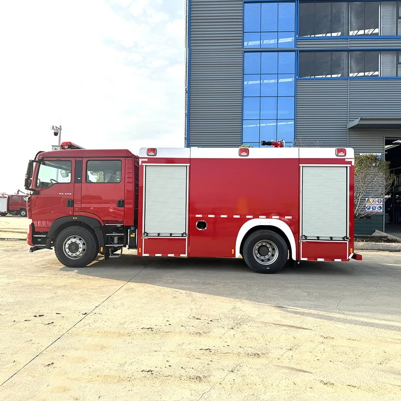 HOWO high quality 8cbm 4*2 foam fire fighting truck Front Side View
