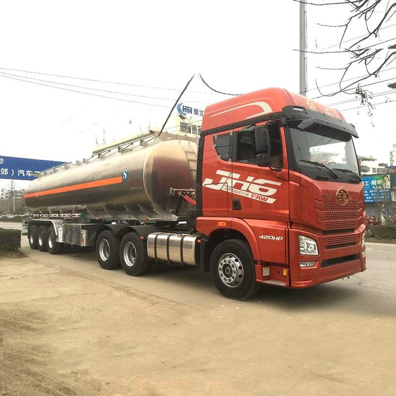 3 Axles 49000L Crude Oil Gasoline Petrol Tanker Semi Trailer Oblique Front View