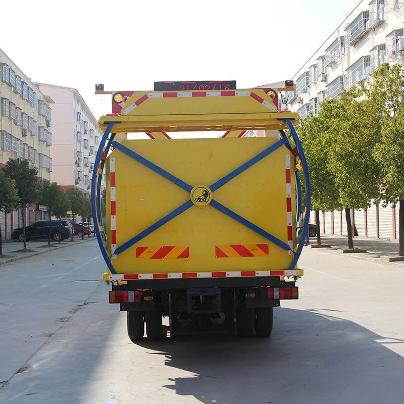China JMC 80K anti crash buffer truck Back Image

