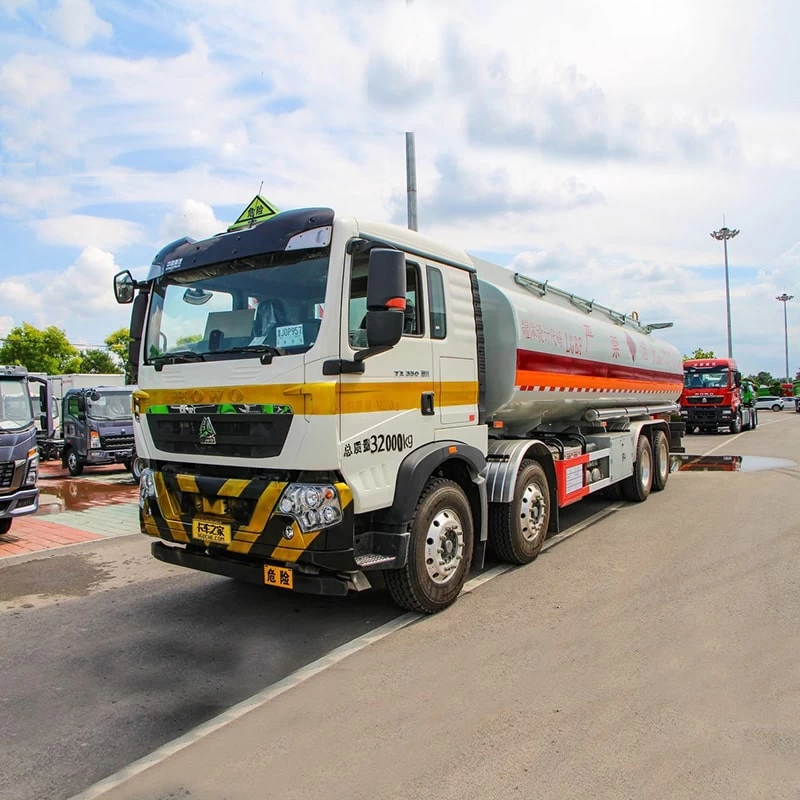 Howo 8x4 Fuel Tank Truck 30000L Tanker Truck Price Oblique Front View
