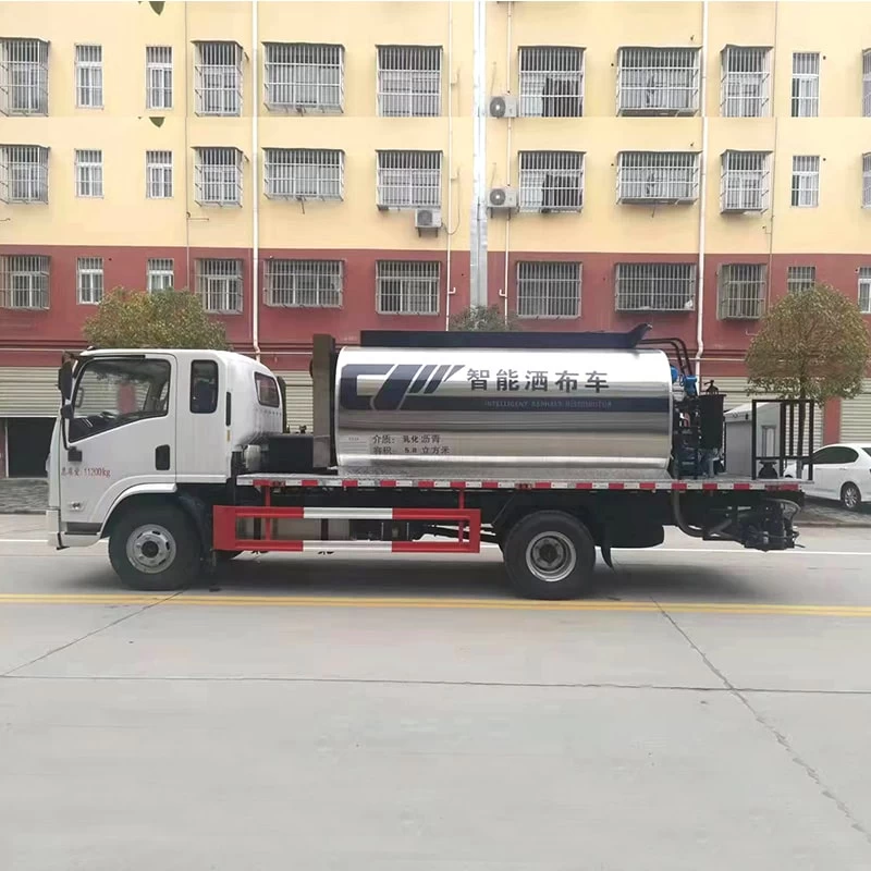 SHACMAN 8CBM 4*2 automatic asphalt distribution truck Front Side View
