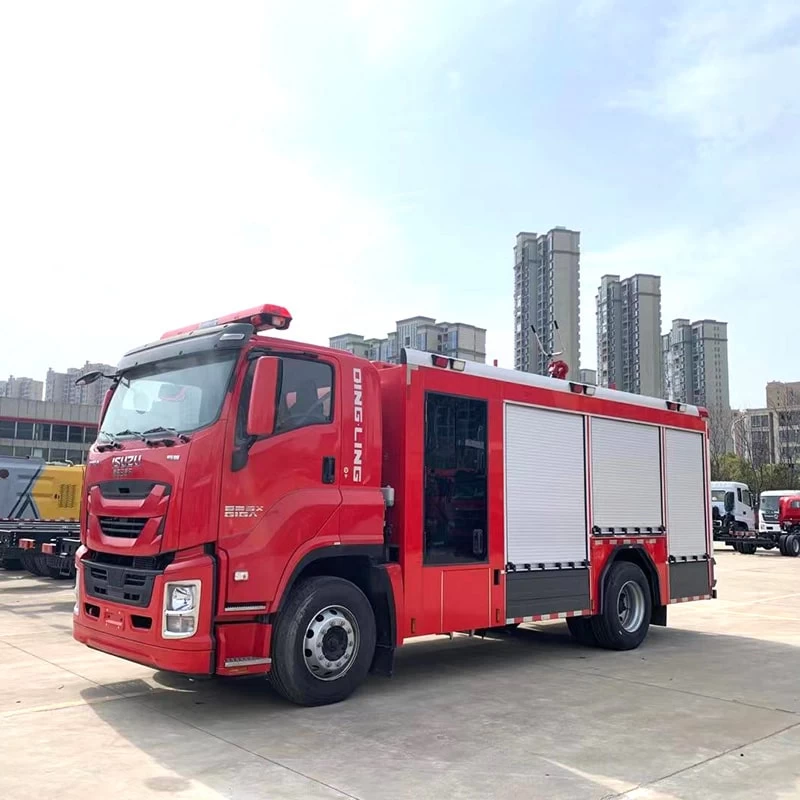 ISUZU 4*2 new or used 8cbm water tank fire fighting truck Oblique Front View

