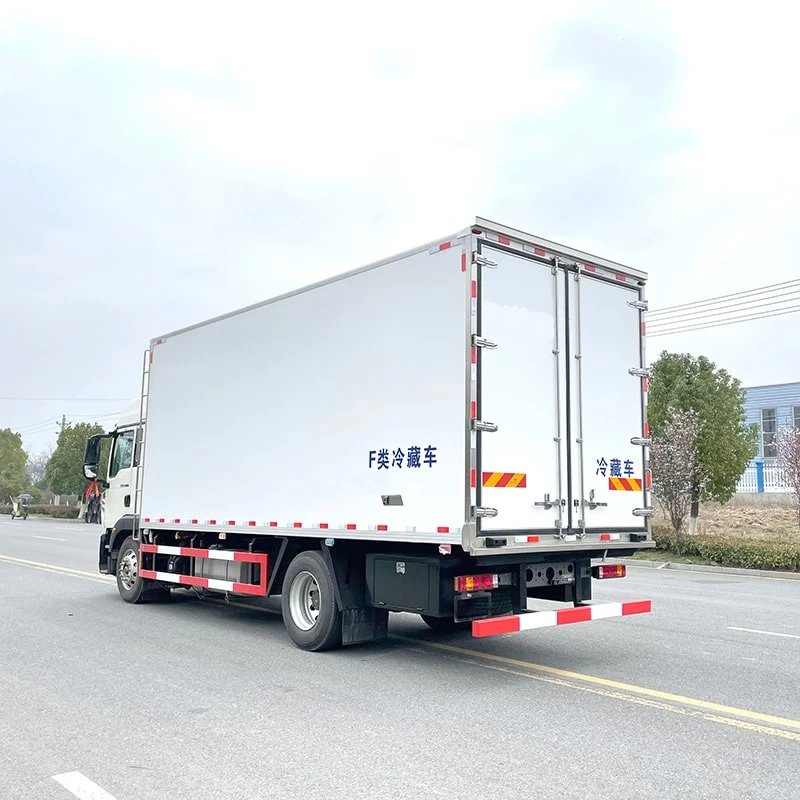 HOWO 42m3 right hand drive refrigerator truck for good sale Oblique Back Plot