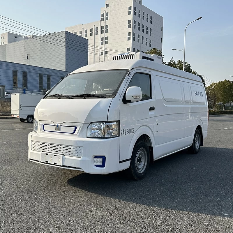 China brand electricity frozen meat refrigerator trucks Oblique Front View