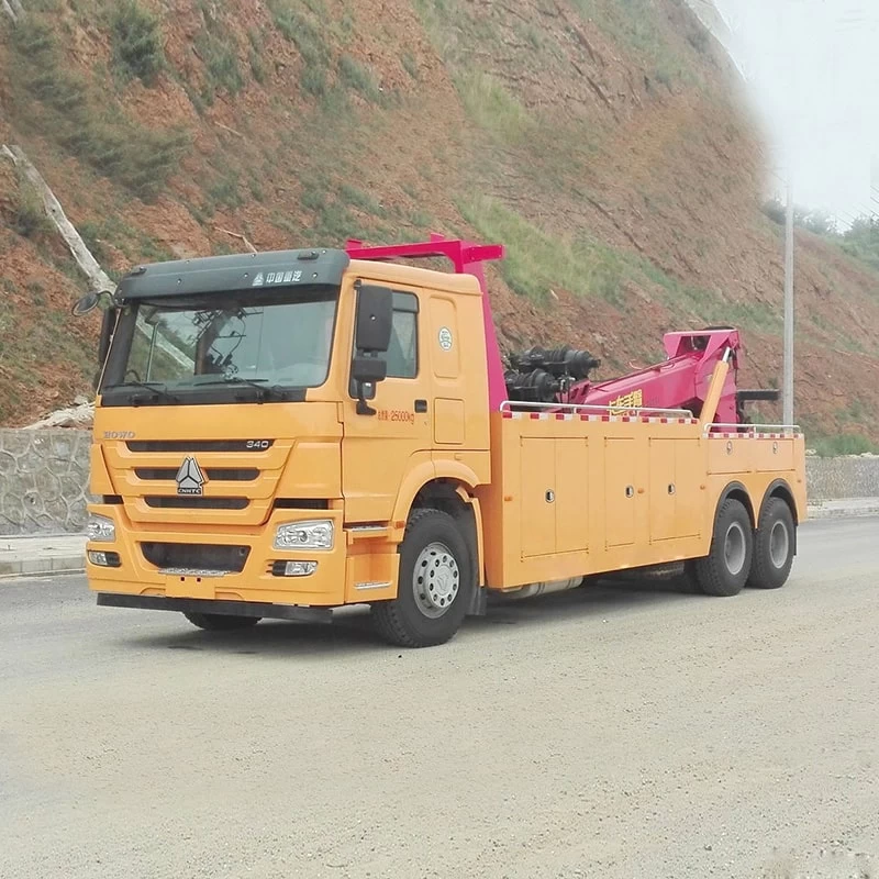 SINOTRUK 20 ton tow truck with crane wrecker truck Oblique Front View