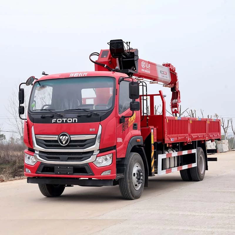 FOTON 4*2 straight arm mounted crane truck Oblique Front View 